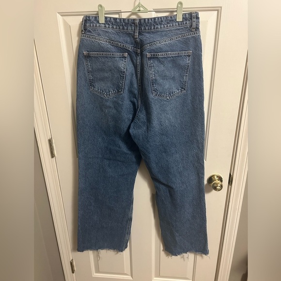 ZARA Distressed Knee & Hem Medium Wash Straight Leg Blue Jeans 5 Pocket Size 14 - Picture 4 of 4